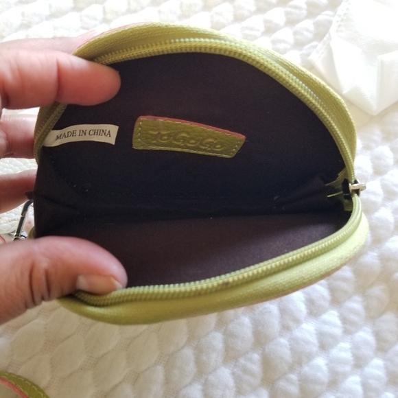 To  go go | Penguin Coin Pouch - Picture 3 of 5